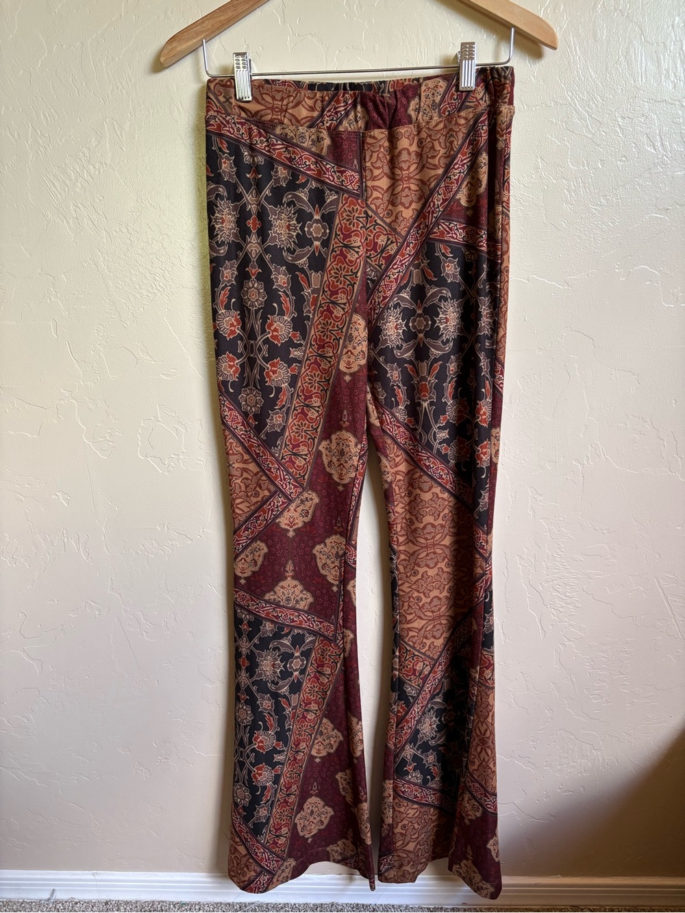 Forever 21 Boho Hippie Patterned Flare Legging Pants Red Tan Size Medium